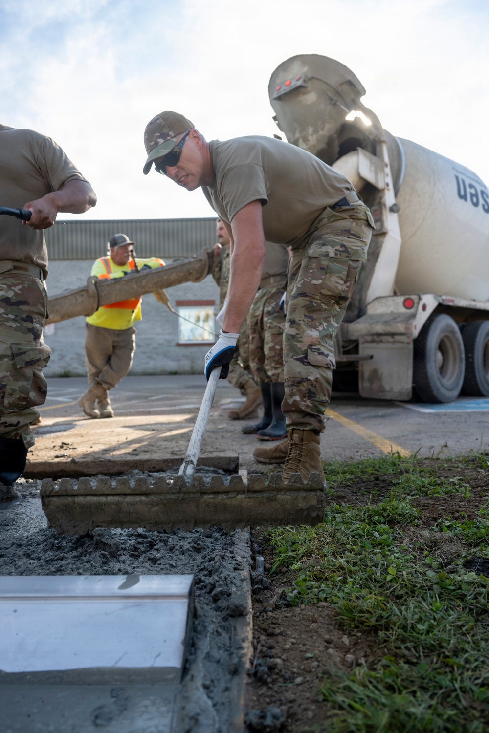 Idaho Air National Guard civil engineers strengthen partnership during Canadian DFT
