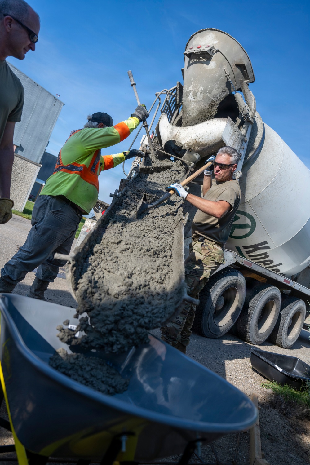 Idaho Air National Guard civil engineers strengthen partnership during Canadian DFT