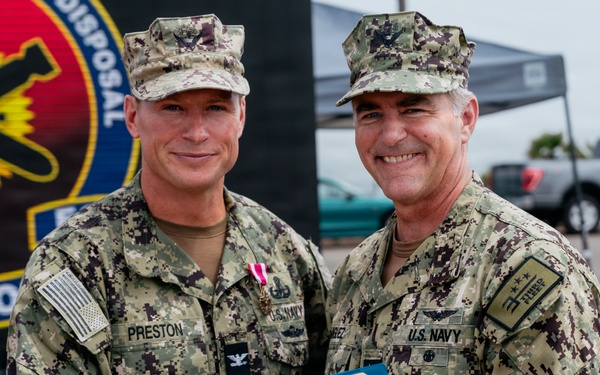 EODGRU-1 Holds a Change of Command