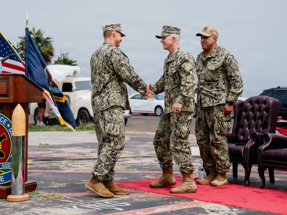 EODGRU-1 Holds a Change of Command