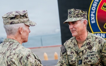EODGRU-1 Holds a Change of Command