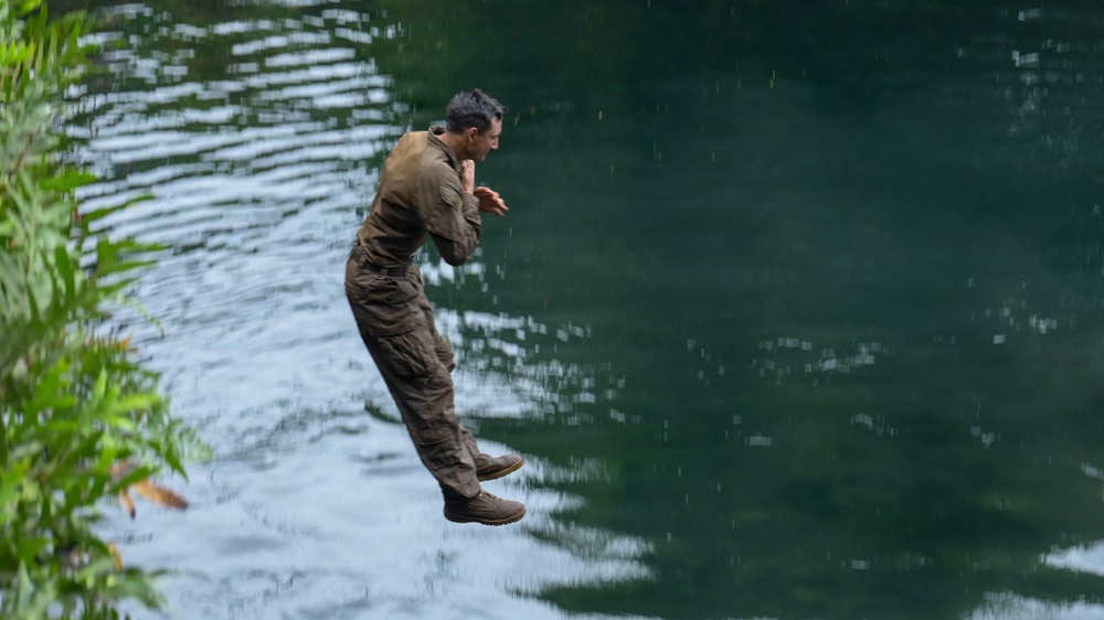DELAYEN 26: MRF-D Marines, French soldiers participate in endurance course