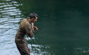 DELAYEN 26: MRF-D Marines, French soldiers participate in endurance course