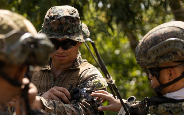 U.S. Marines conduct Call for Fire Training with Philippine Marines