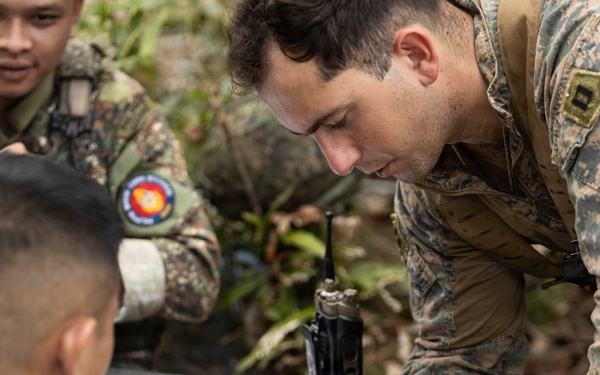 U.S. Marines conduct Call for Fire Training with Philippine Marines