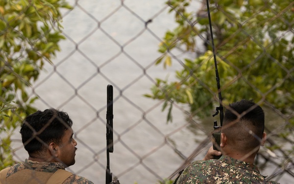 U.S. Marines conduct Call for Fire Training with Philippine Marines