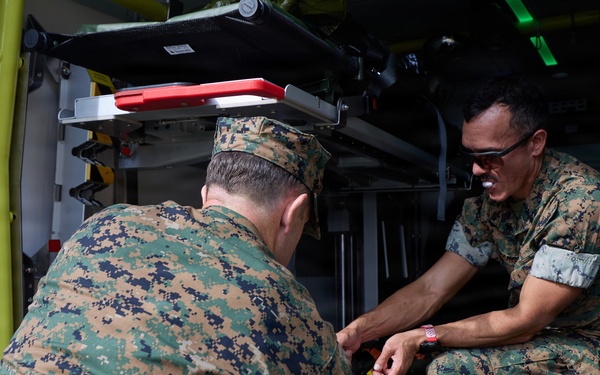U.S. Navy Corpsman, Swedish Forces practice ambulance and IV procedures during Archipelago Endeavor 26