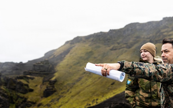 U.S. Marines, Norwegian Military Leaders conduct site reconnaisance on Jan Mayen
