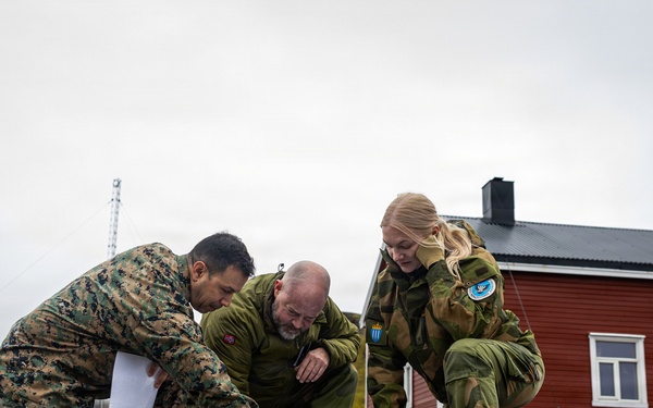 U.S. Marines, Norwegian Military Leaders conduct site reconnaisance on Jan Mayen