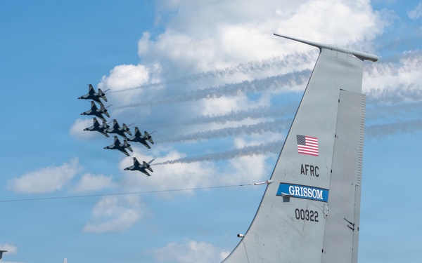 F-16 Thunderbirds Fly Past Grissom's KC-135