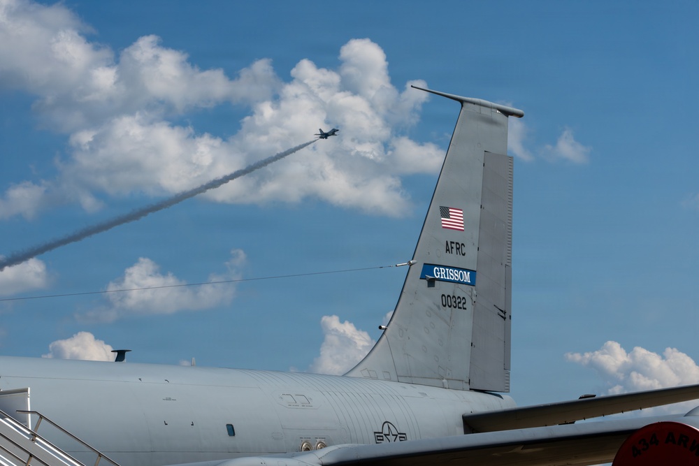 Thunderbirds Formation Frames Grissom's Refueler