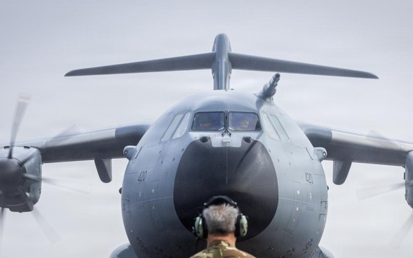 USAF C-17 Globemaster III Delivers Expeditionary Navy Equipment to Trondheim