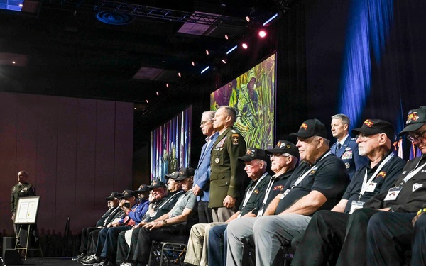 Indiana Rangers receive Presidential Unit Citation for heroism in Vietnam War