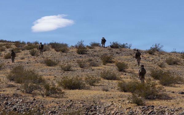 13th MEU | BLT 2/4 Executes a Vertical Assault Raid