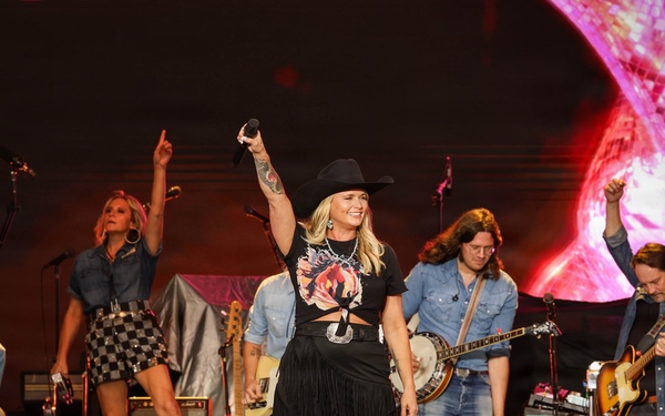 MWR Hosts Miranda Lambert onboard Naval Station Norfolk