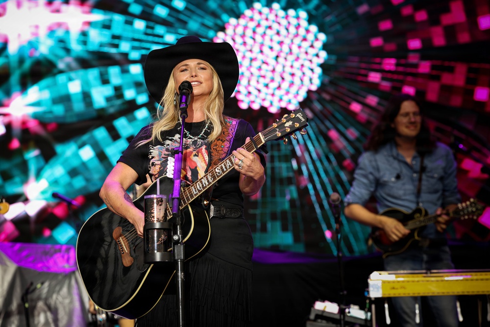 MWR Hosts Miranda Lambert onboard Naval Station Norfolk
