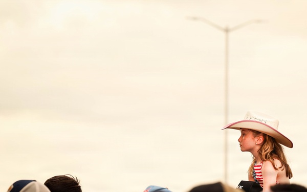 MWR Hosts Miranda Lambert onboard Naval Station Norfolk