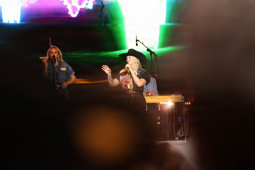 MWR Hosts Miranda Lambert onboard Naval Station Norfolk
