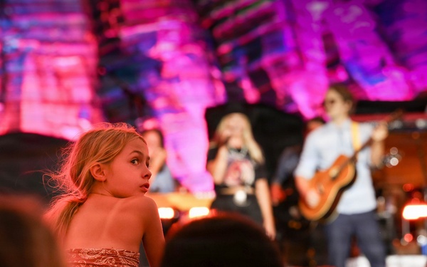 MWR Hosts Miranda Lambert onboard Naval Station Norfolk