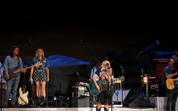 MWR Hosts Miranda Lambert onboard Naval Station Norfolk