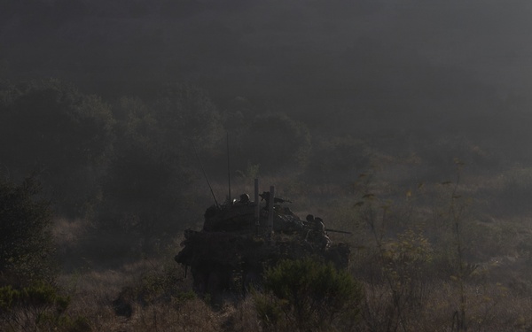 13th MEU | LAR Co. Executes an Amphibious Assault