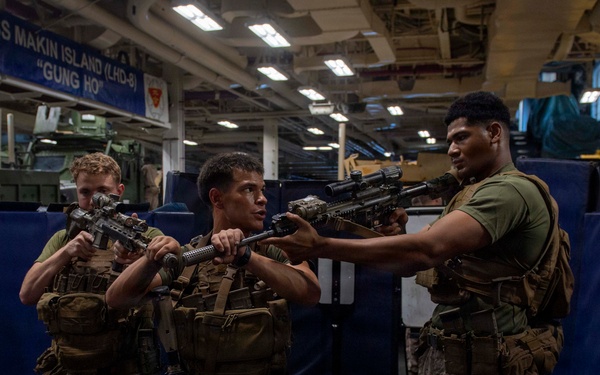 13th MEU Tactical Movement Training on USS Makin Island