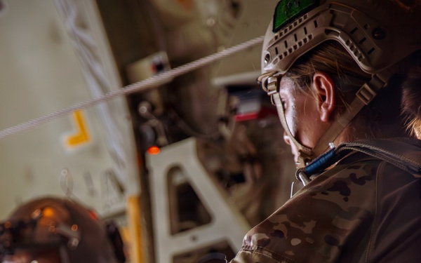 1st SFG(A) Soldiers and Green Berets Performs an Airborne and Freefall Jump
