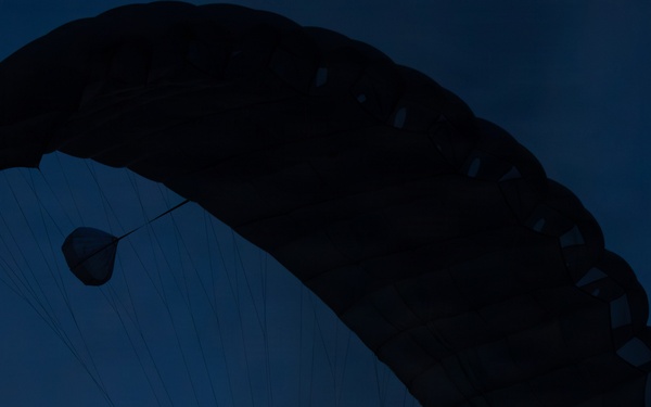 1st SFG(A) Soldiers and Green Berets Performs an Airborne and Freefall Jump