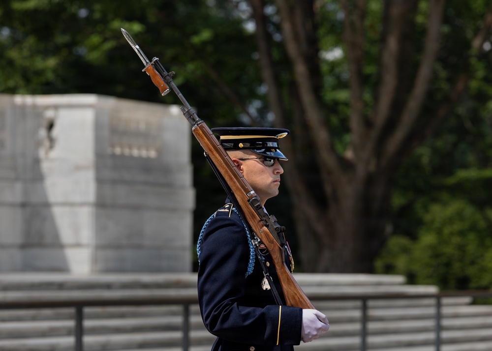 SSG Isaiah Jasso-Campagna Conducts His Last Walk at the Tomb of the Unknown Soldier