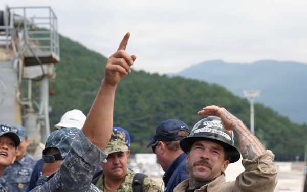 U.S. and Republic of Korea Navies Undergo At-Sea Replenishment Training