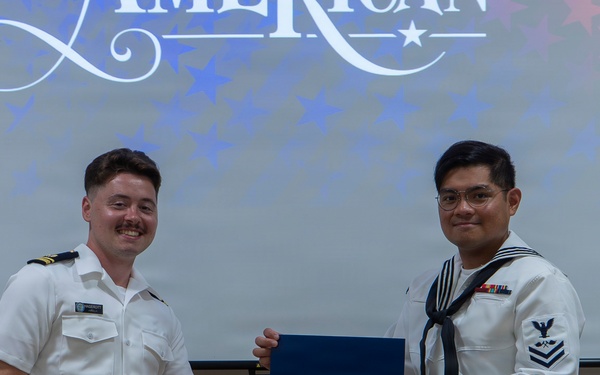 RLSO Westpac Hosts Naturalization Ceremony Aboard CFAY