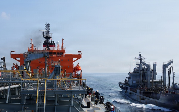 U.S. and Republic of Korea Navies Undergo At-Sea Replenishment Training