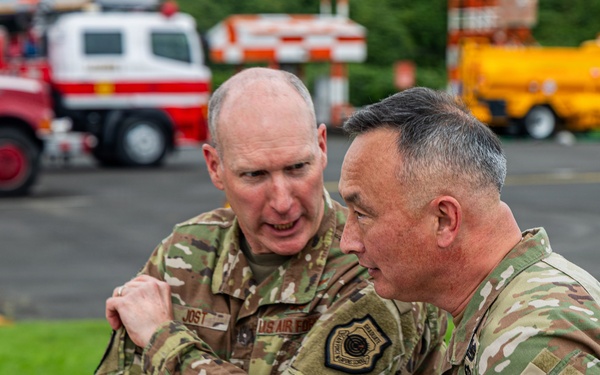 USFJ Commander Visits Camp Zama for Senior Leader Engagement