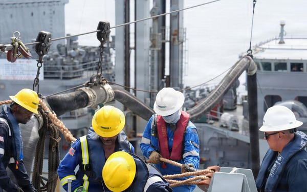 U.S. and Republic of Korea Navies Undergo At-Sea Replenishment Training