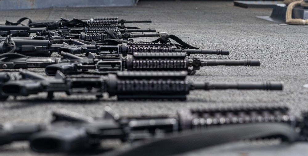 USS Mustin conducts weapons familiarization course