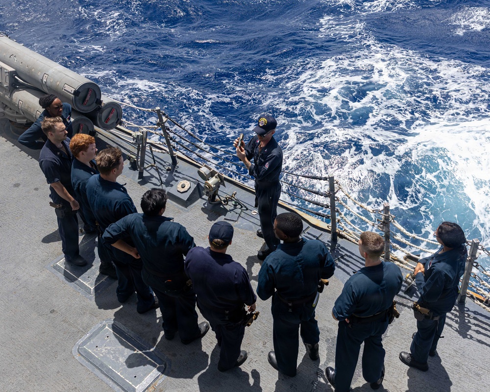 USS Mustin conducts weapons familiarization course
