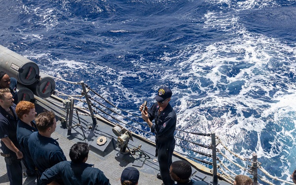 USS Mustin conducts weapons familiarization course