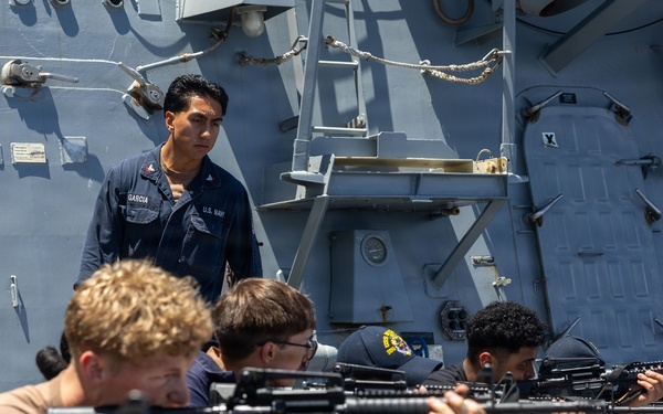 USS Mustin conducts weapons familiarization course
