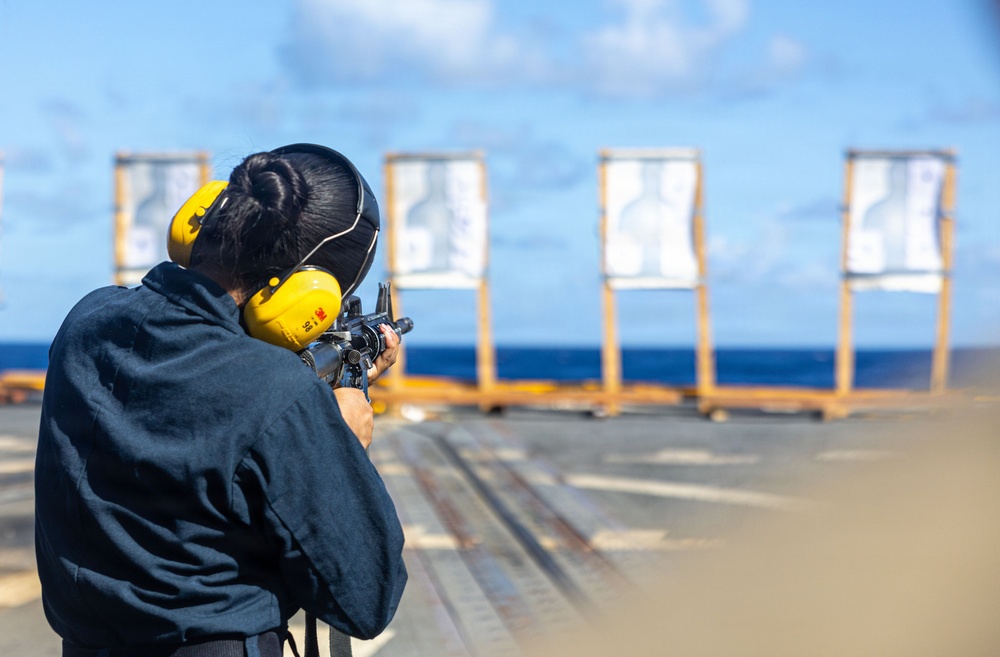 USS Mustin conducts live-fire exercise