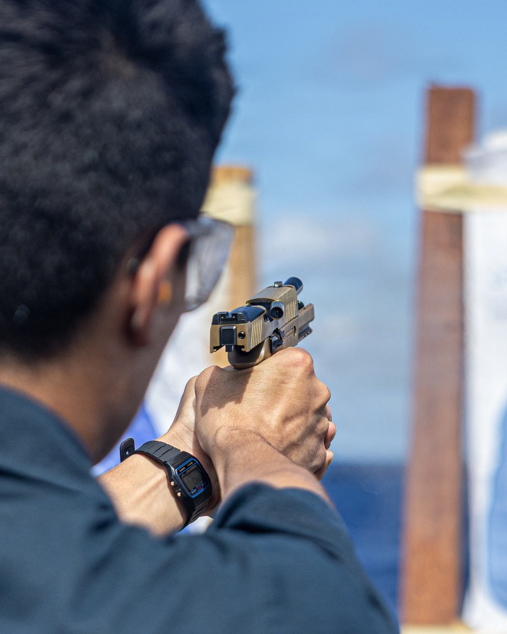 USS Mustin conducts live-fire exercise