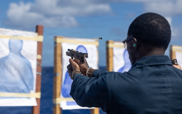 USS Mustin conducts live-fire exercise