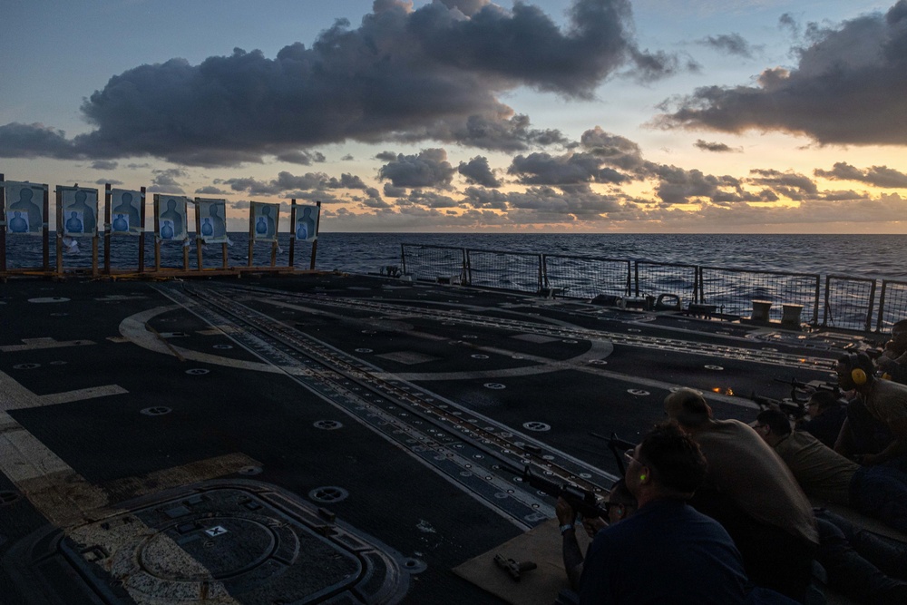 USS Mustin conducts live-fire exercise