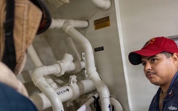 USS Mustin conducts integrated training team drill