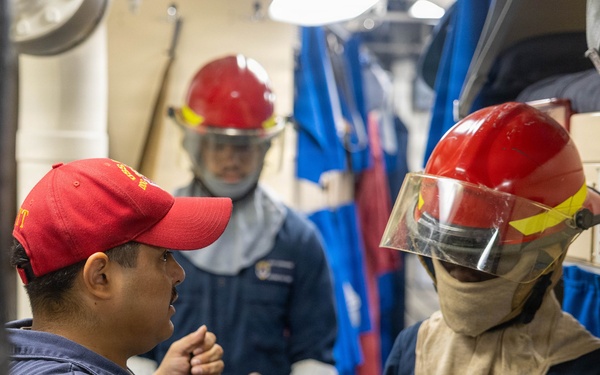 USS Mustin conducts integrated training team drill