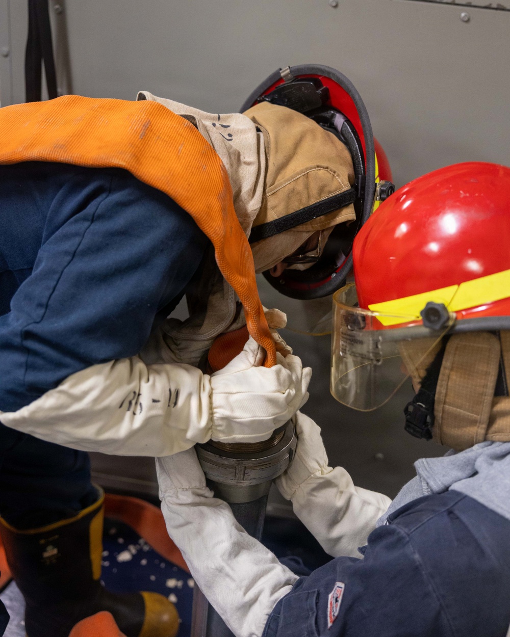 USS Mustin conducts integrated training team drill