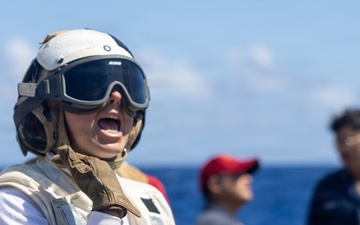 USS Mustin conducts integrated training team drill
