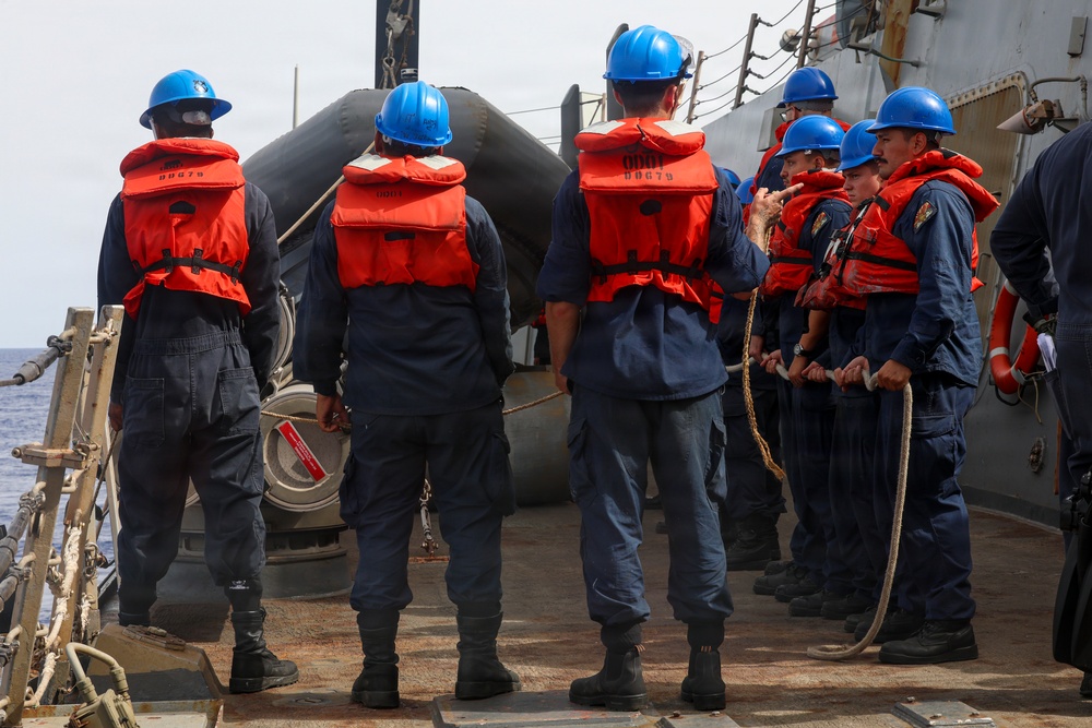 USS Oscar Austin (DDG 79) conducts man overboard drill