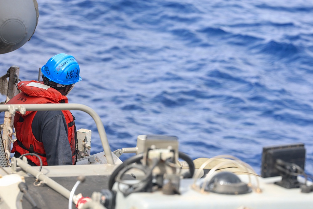 USS Oscar Austin (DDG 79) conducts man overboard drill