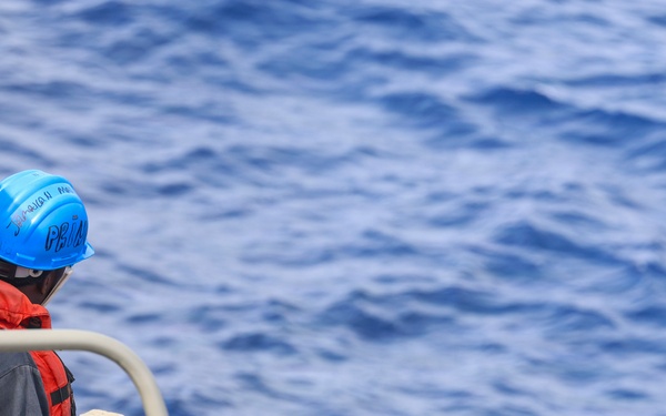 USS Oscar Austin (DDG 79) conducts man overboard drill