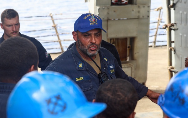 USS Oscar Austin (DDG 79) conducts man overboard drill